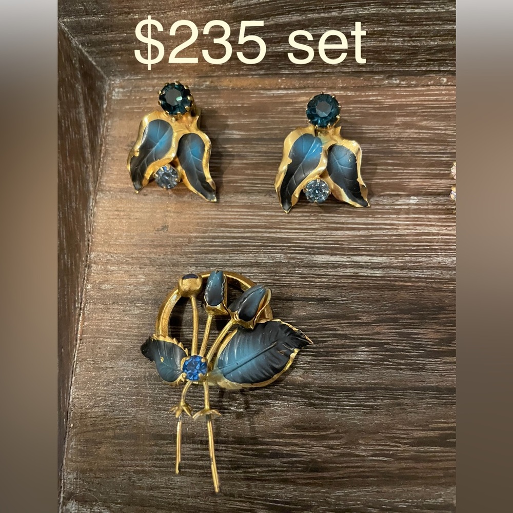 True Vintage “Japanned” Golden Sapphire Blue Flower/leaves Set Earrings +Brooch